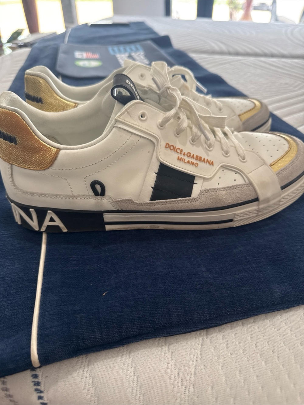 Dolce & Gabbana White, Gold & Black Low-Top Sneakers